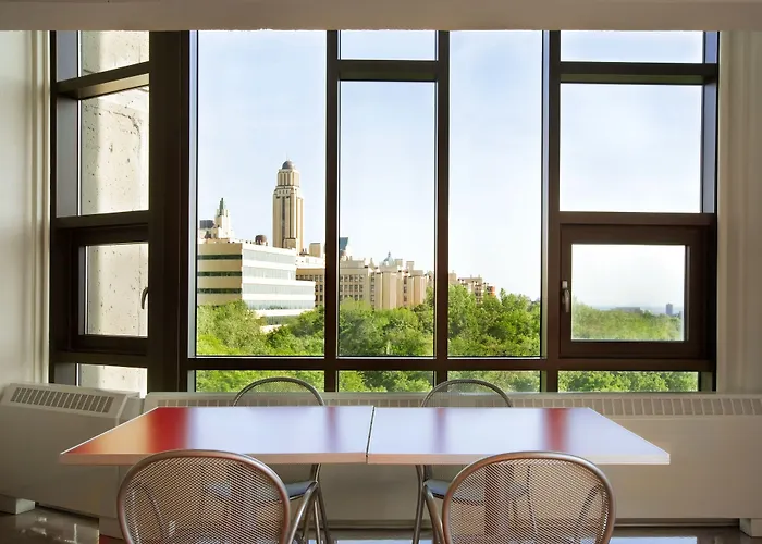 Zum Mtl Auberge D'Ete - Universite De Montreal